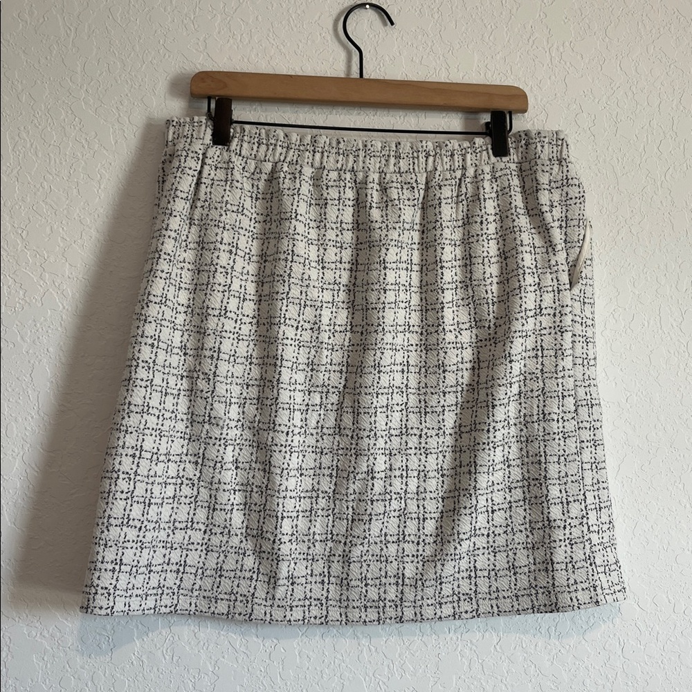 NWT Loft White & Black Pull On Skirt W/ Pockets - Picture 9 of 9